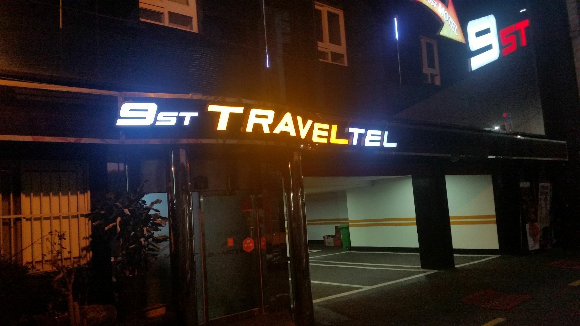 9St Traveltel Hotel ปูซาน ภายนอก รูปภาพ